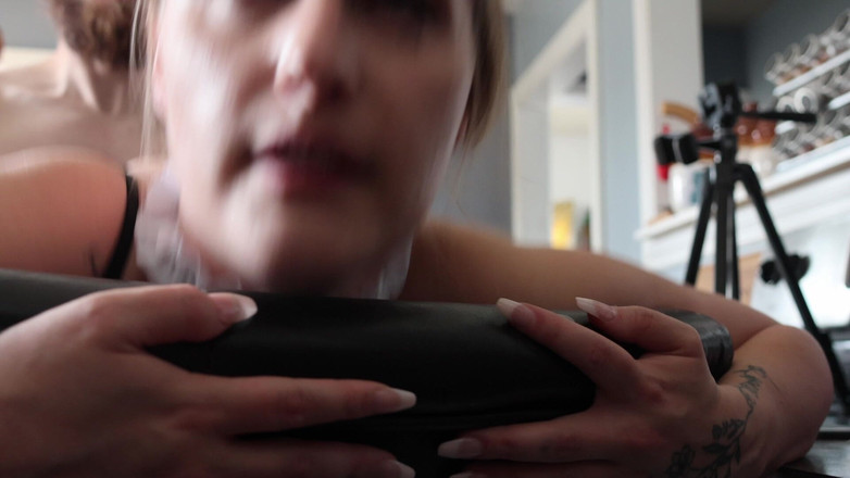 Nerdy Nympho: Pembantu rumah miang dibongkok dan dikongkek di dapur