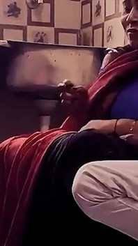 Desi bhabi scopata in cucina hardcore