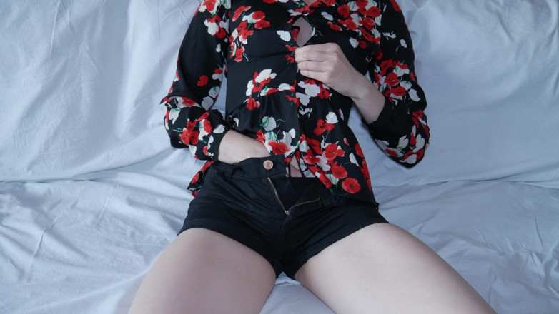 Me_little_fetish: Stepsister without bra under her blouse shows how girls learn...
