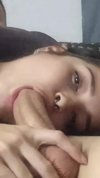 Estava Gravando Uma Punheta Solo, Quando a Debora Prado Viu Ja Quis Cair De Boca E Fazer Um Boquete Profundo Perfeito