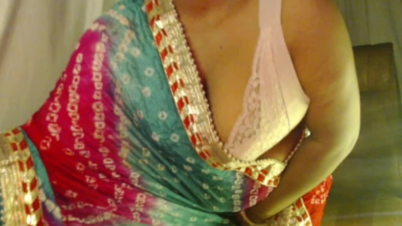 HotGirl21: Tetek besar panas menekan puting menghisap pepek, menjolok pepek, pertunjukan...