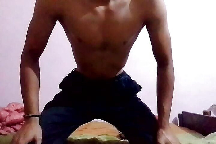 Gangbang straight: Seetal bhabhi en jean bleu et se fait cracher dans...