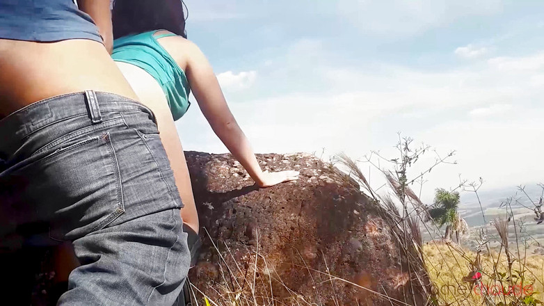 Ana Chaude: Швидкий секс на узбіччі дороги