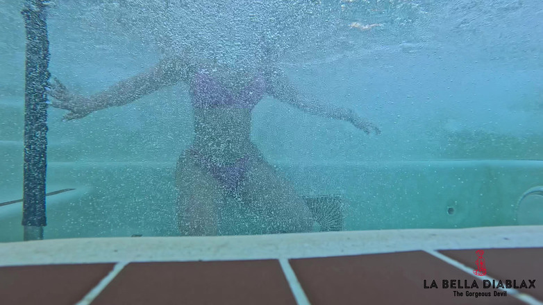 LaBellaDX: Relaxante MILF Jacuzzi Soak com Lofi Melodies