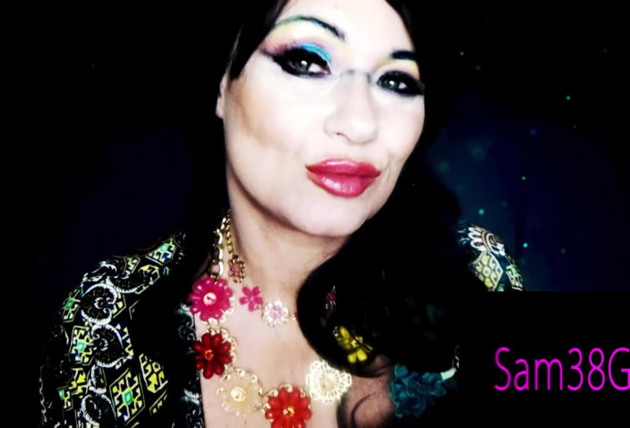 Samantha 38G: Serena lip seduction