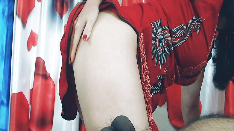 Bolly Karma: 性爱娃娃与完美的身体和屁股