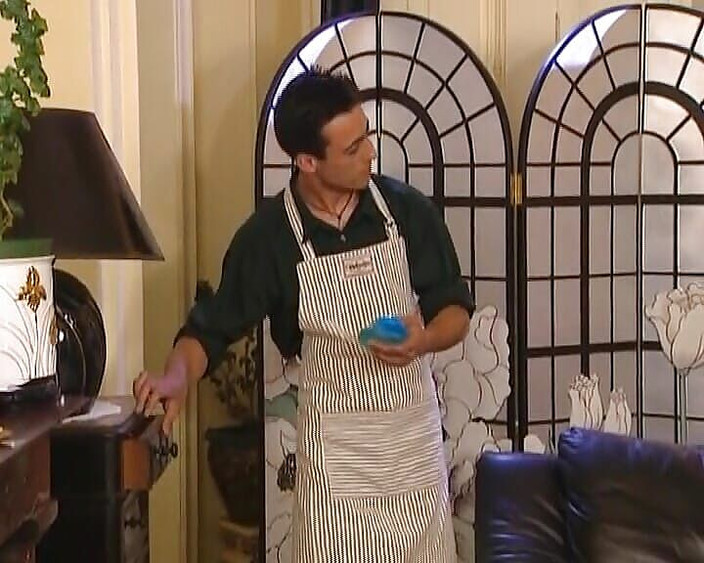 Deutsche XXX Filme: Due ragazze tedesche adorano condividere un uccello carico in salotto 2