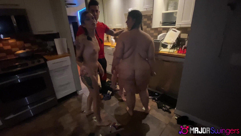 Major Swingers: Breaking and Entering Wild Group Orgy
