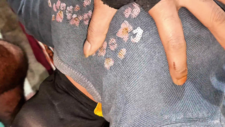 Bithi69gril: Eerste keer seks met vriendje, harde pijnlijke nieuwe seks Indin...