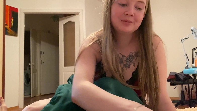 Ku_vadik: 自拍口交和足交视频