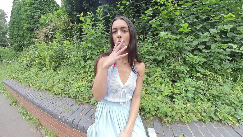 VR smokers HD-2D Videos Only: Kim Model - gebreide top
