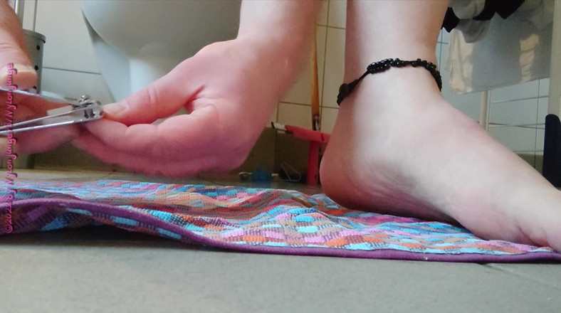 Carmen_Nylonjunge: My little pedicure ** Left **