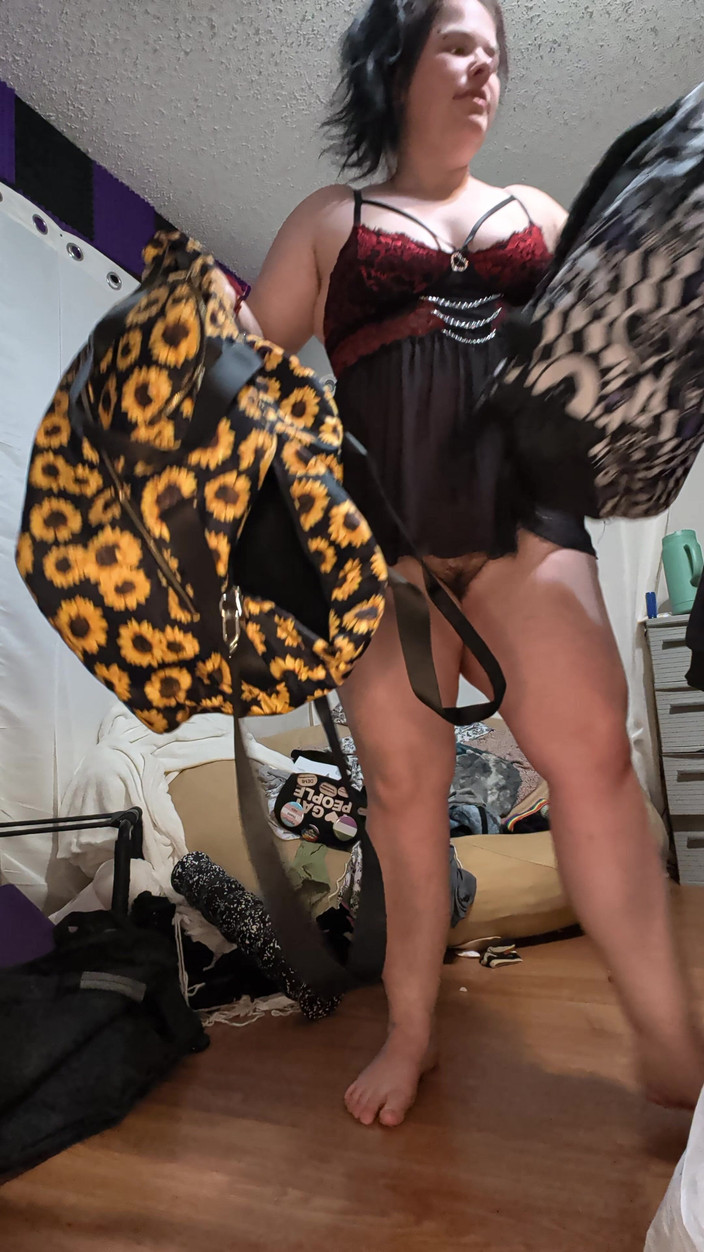 TheKinkyPwrLftr: Clean My Room with Me Pt. 2