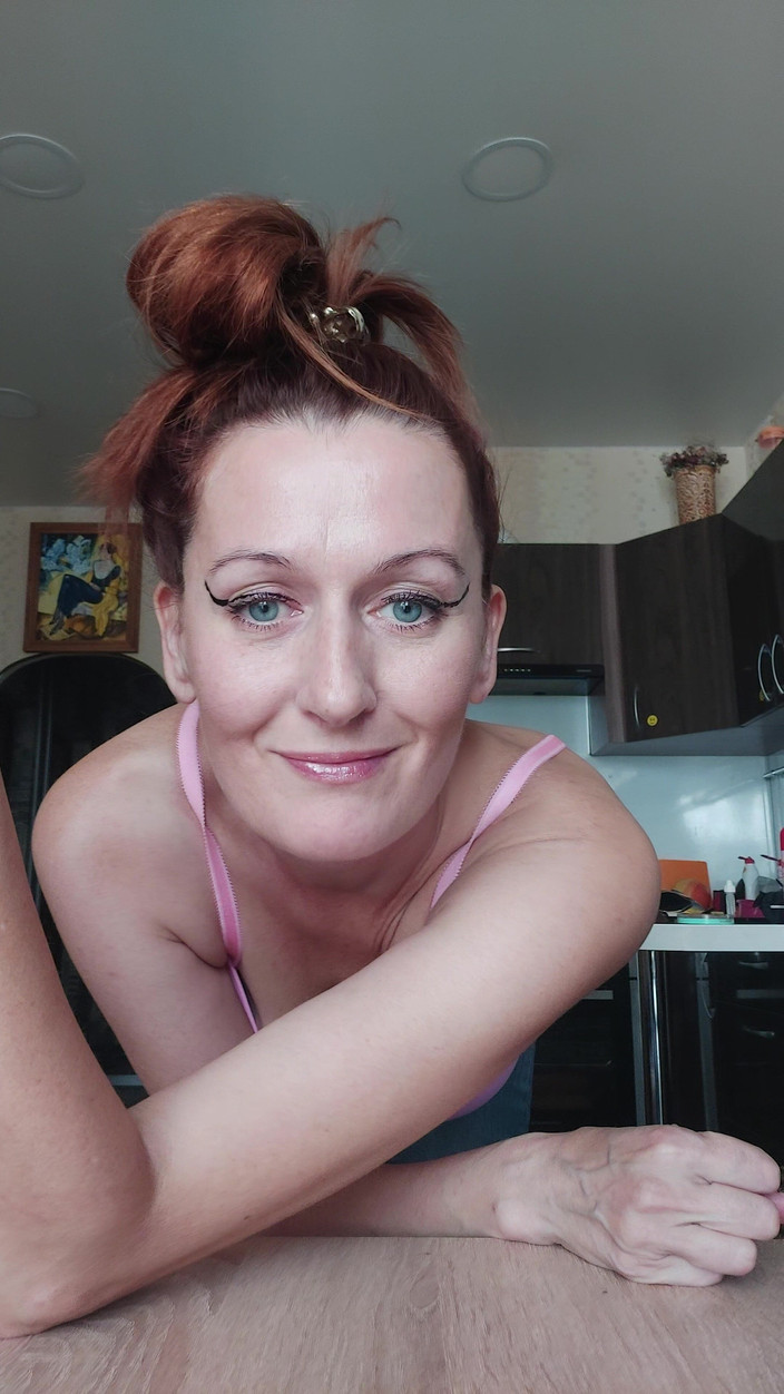 GinnaGg: Aku harus pergi keluar.