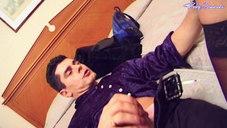 Topax Film Production: Joven morena follada por el culo y semen en su...