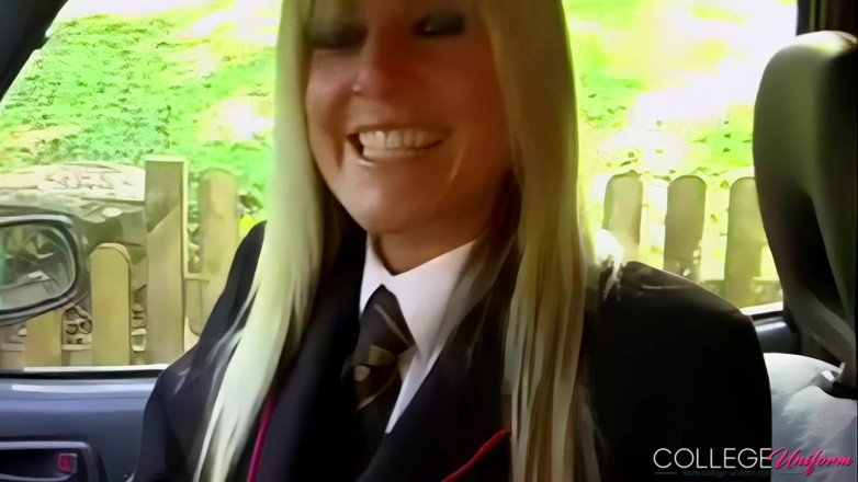 College Uniform: Intervista con laura vaughan