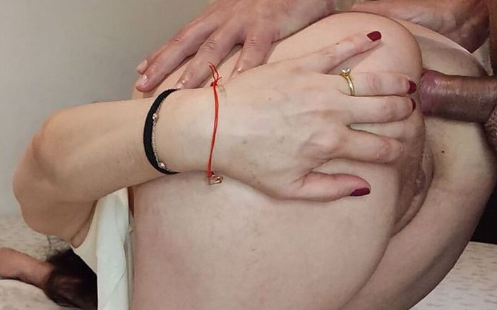 Winonna8: Pantat montok tante semok latina dicrot di dalam