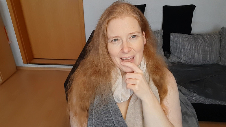 Curly_Dreams: Výstřik na bolest v krku