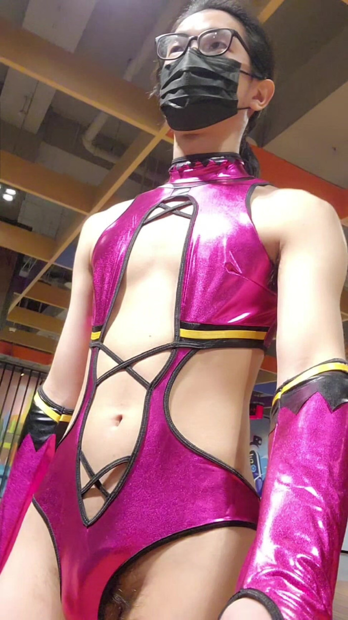 NotAFuta: Mileena Exhibitionist Slut in Public