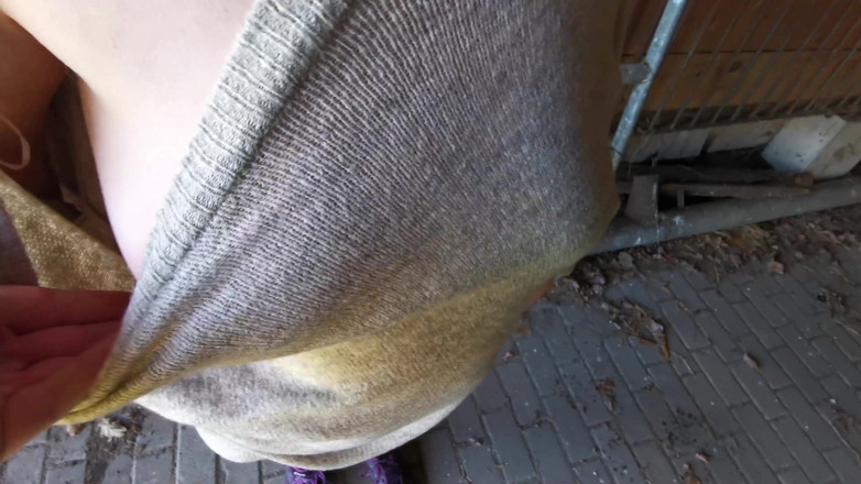 Bouncy Tits Action: Hard Titslapping Just for Fun