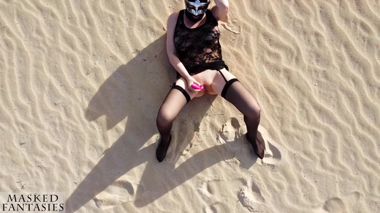 Masked-Fantasy: This MILF Masturbates Her Pussy in a Huge, Secluded Desert...