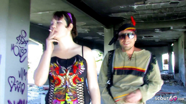 Full porn collection: Kurvig tonåring Shalimare slog av en främling med en pil...