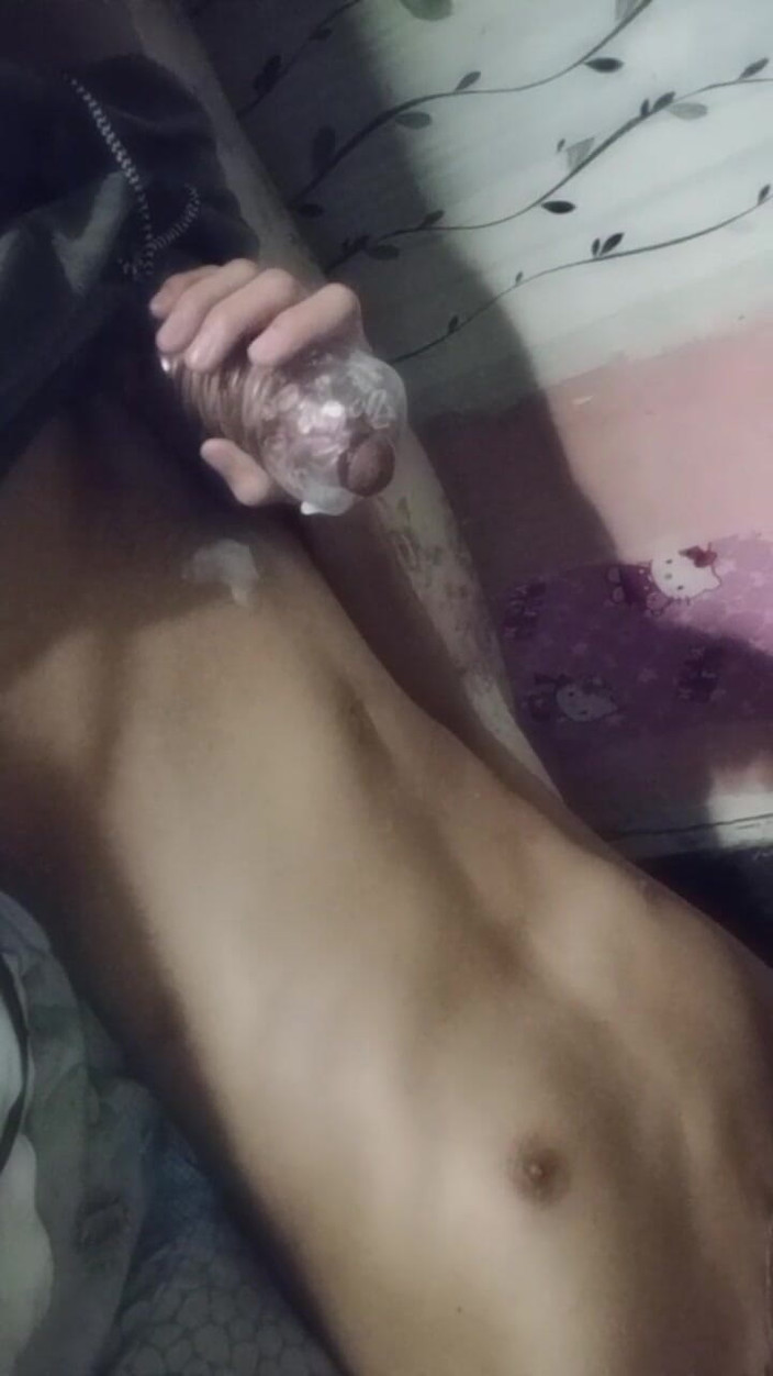 SunflowerBaby: Jugando con juguete sexual