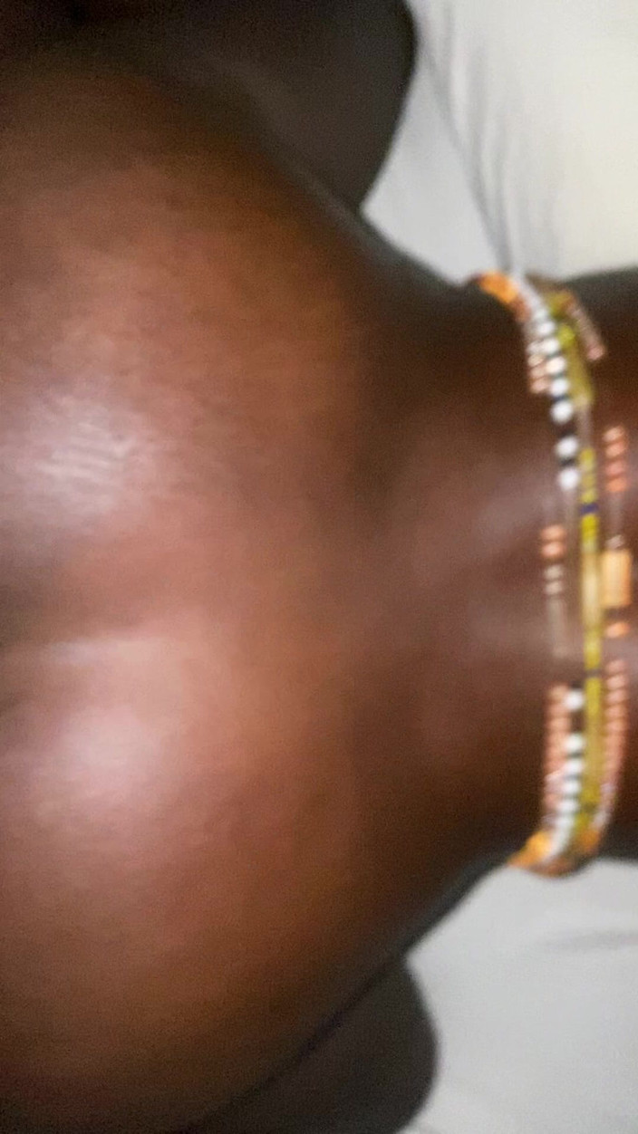 DivaHouz: Massaggio oliato caldo ebano culo grosso