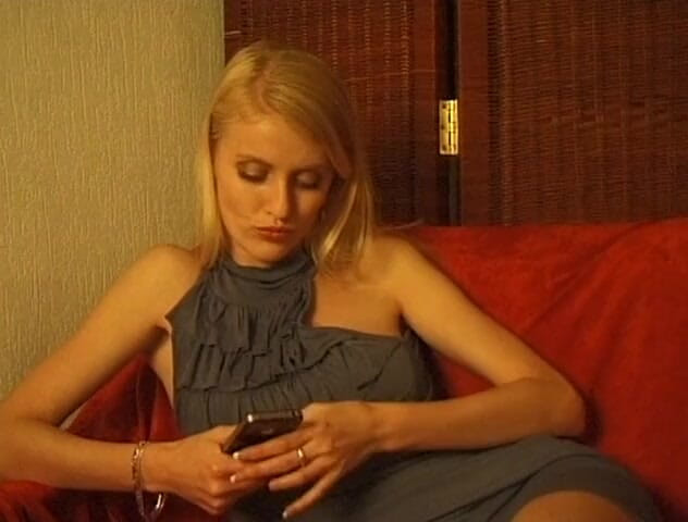 Flash Model Amateurs: Blonde slut gropes herself while talking on the phone