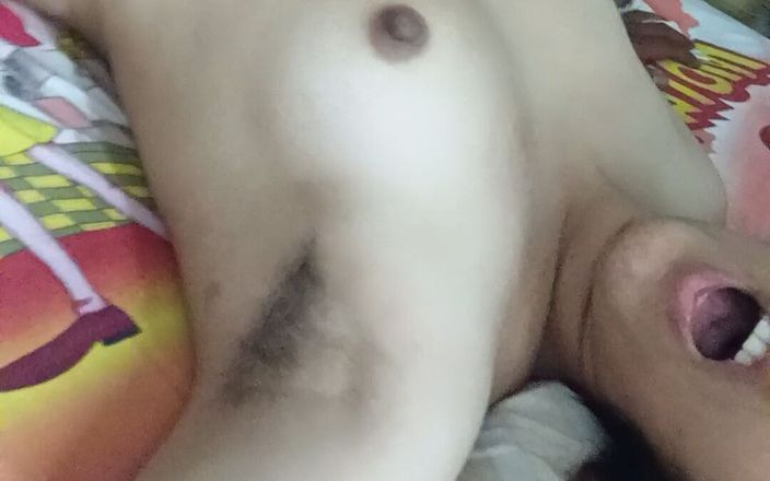 GlamorousBow9: 饥渴继母被继子干