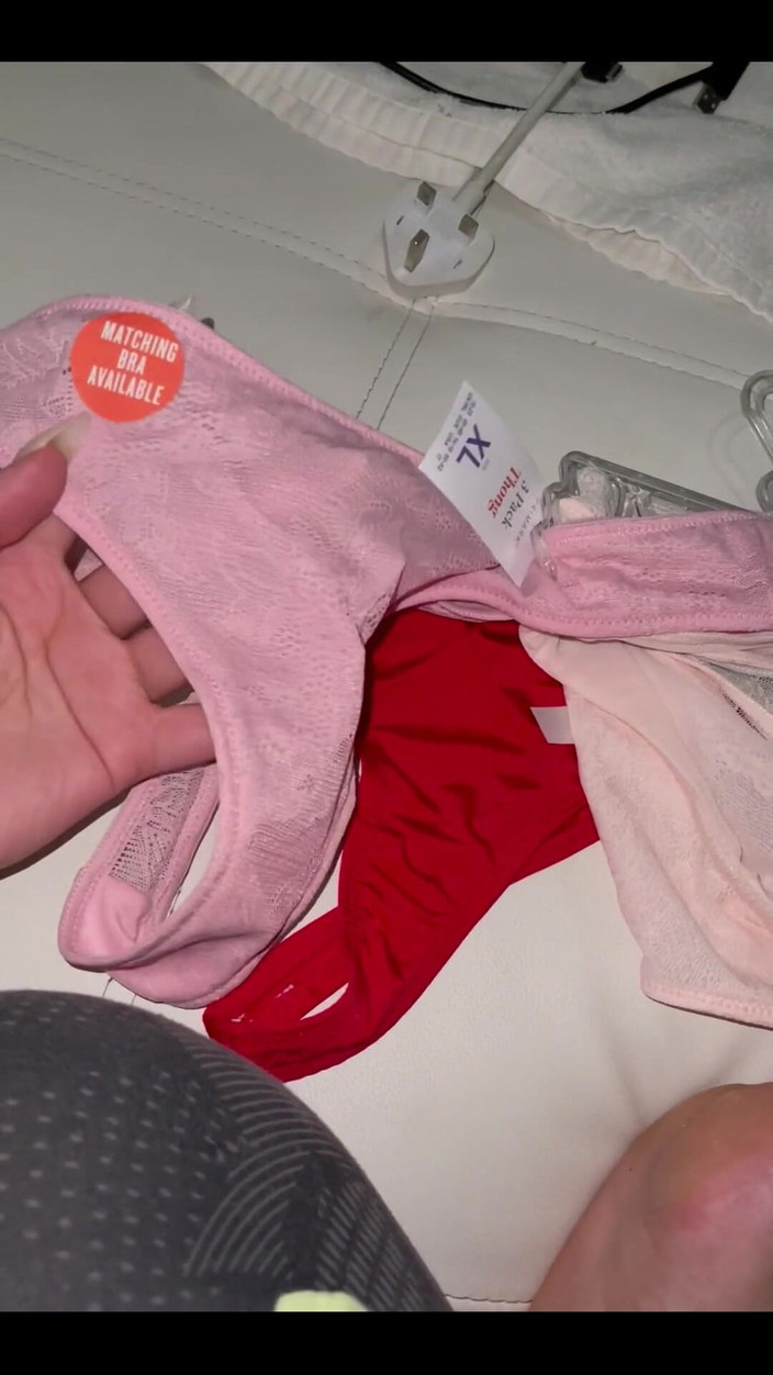 Anastasia Lux: Attenzione se 1 inviami un mancia e il nome/indirizzo da inviare...