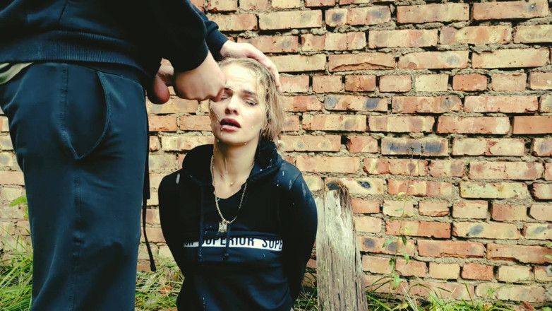 S-Wife Katy: She's the Only Girl in the Post-apocalyptic Future, Everyone Is...