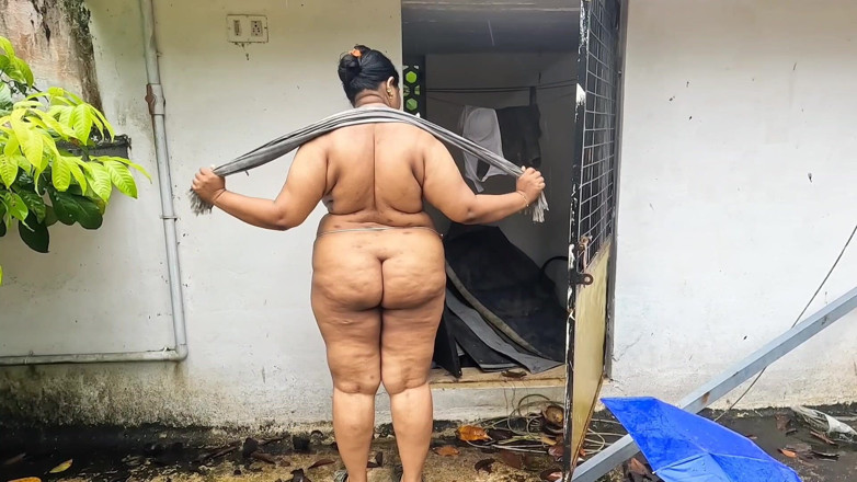 Anne Ipe: Big Boobs and Ass Exposed on a Rainy Day, Beautiful...
