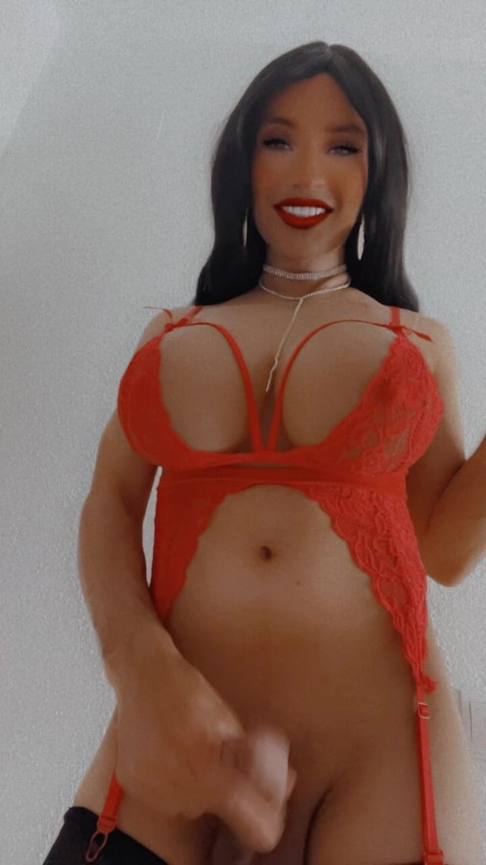 Sissy Slut Brianna: 調べてみようか...?それとも、あなたが身をよじってうめくまで懇願させようか?