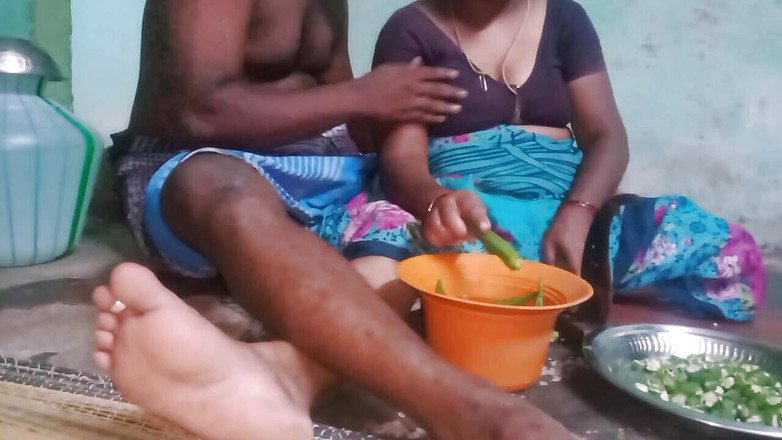 Priyanka314: Le tette della zia mostrano il tagliabile sega hasband