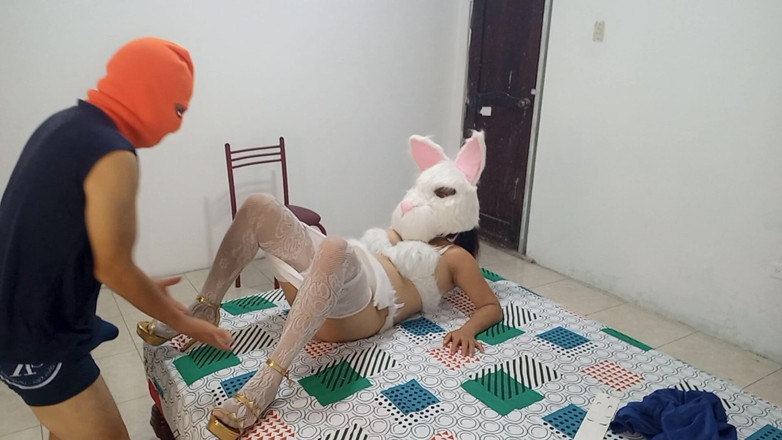 Martin13: 계모와 배다른 아들의 섹스로 끝나는 더러운 의상 파티