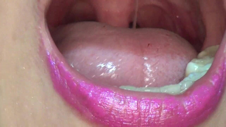 Angel eyes studio: J’ai avalé beaucoup de fraises énormes !