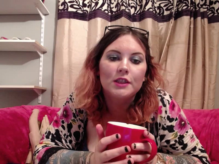 MissFFW: Hoa hậu ffw thích cắt băng hình khối