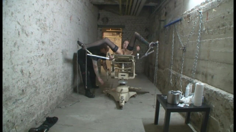 Absolute BDSM films - The original: 金发女孩蜡玩羞辱