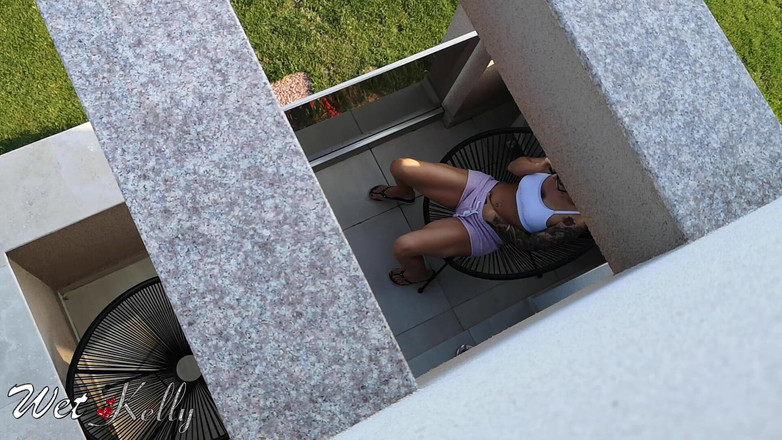 Wet Kelly: Mergokin istriku yang seksi lagi asik masturbasi