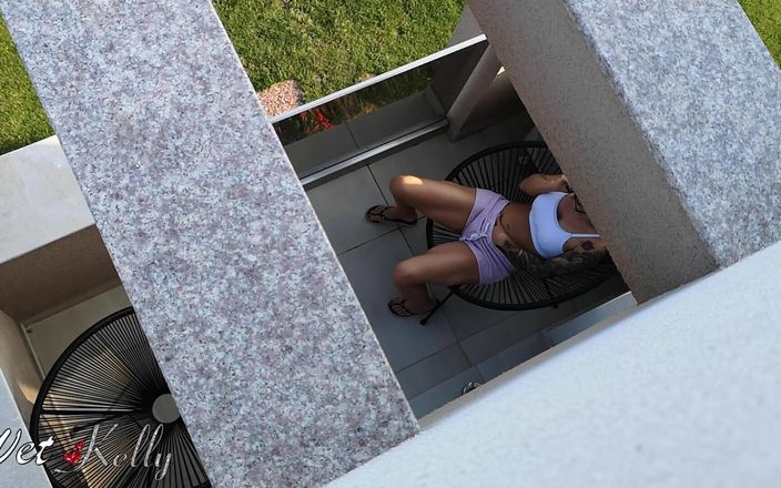 Wet Kelly: Tertangkap isteri seksi saya melancap jiran