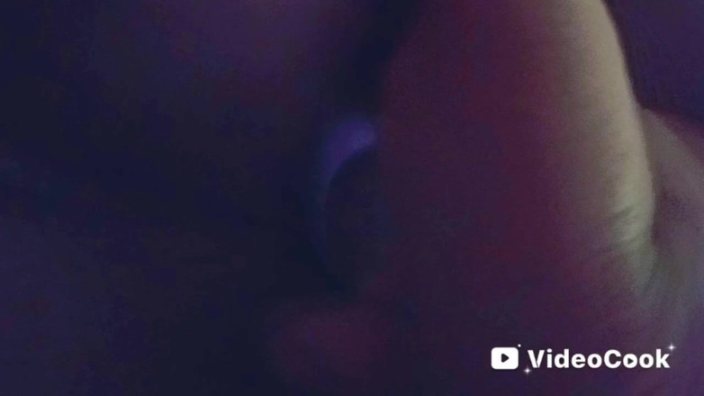 Lola Tha Pink Bunny: Mainin vibrator tengah malam!!