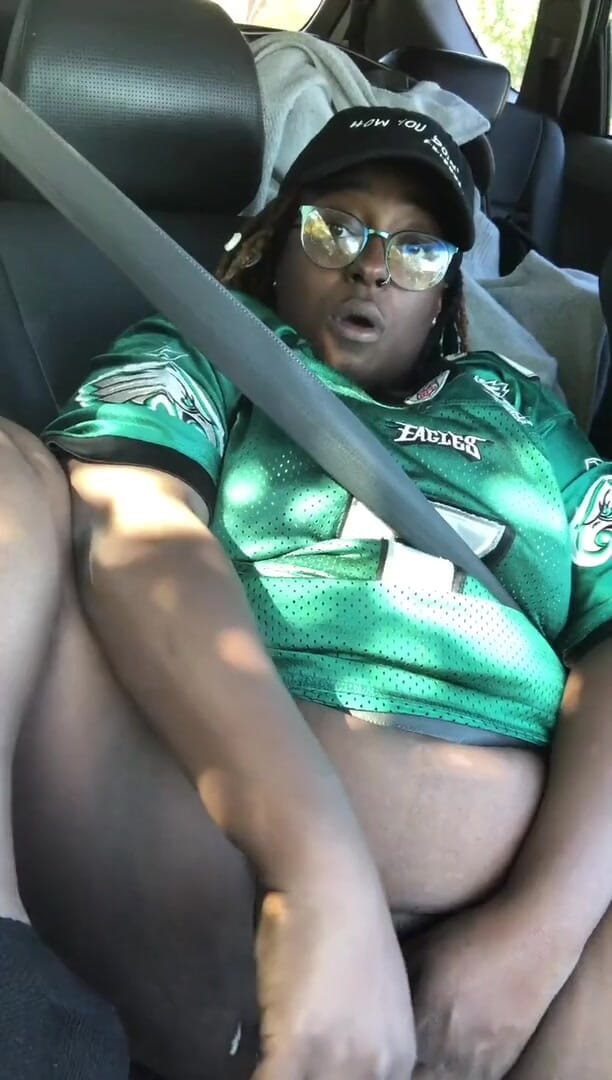 Nookiescookies: Nookiescookies fucked her self in the car with his nut...