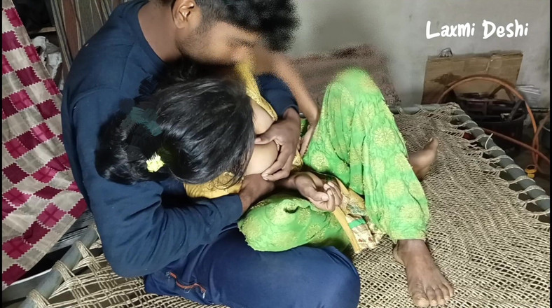 Laxmi deshi: कुंवारी सौतेली बहन की पहली बार जोरदार चुदाई