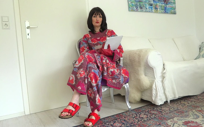 Lady Victoria Valente: Ваша первая терапия с д-м Валенте экспертом по фетишу со свитерами