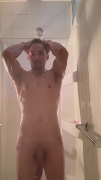 Solo Shower Time