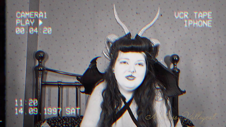 Mxtress Valleycat: 悪魔はあなたをぎくしゃくさせる