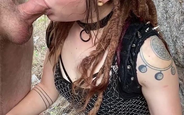 Olivia Jarden: Steampunk novia en festival de mamada