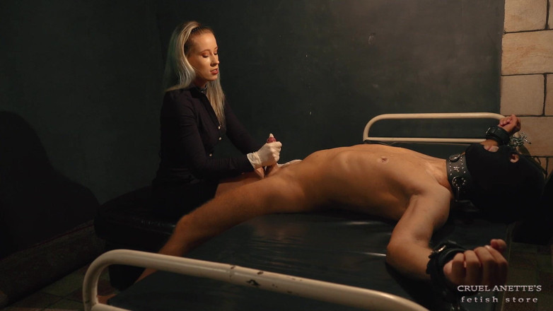 Cruel Anettes fetish world: Made Him to Cum
