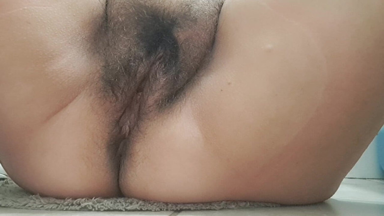 Mommy big hairy pussy: बालों वाली चूत परिपक्व चोदने लायक दादी